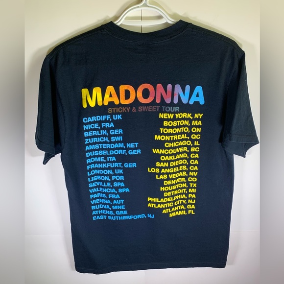 Vintage 2008 Madonna sticky and sweet tour graphic shirt - Picture 4 of 10